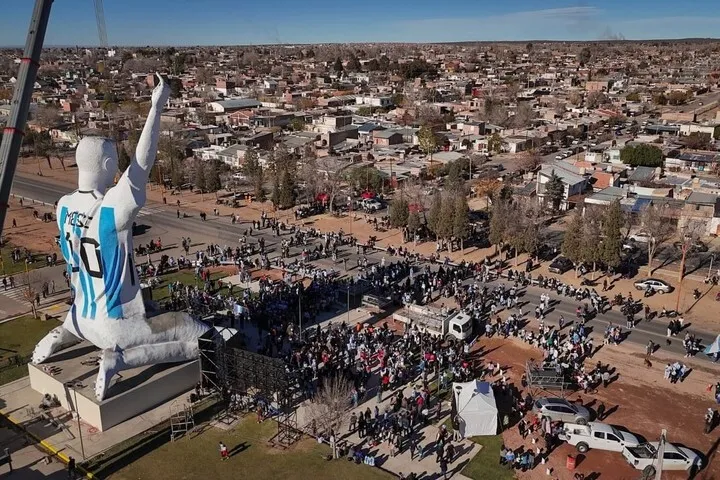 Статуя Мессі