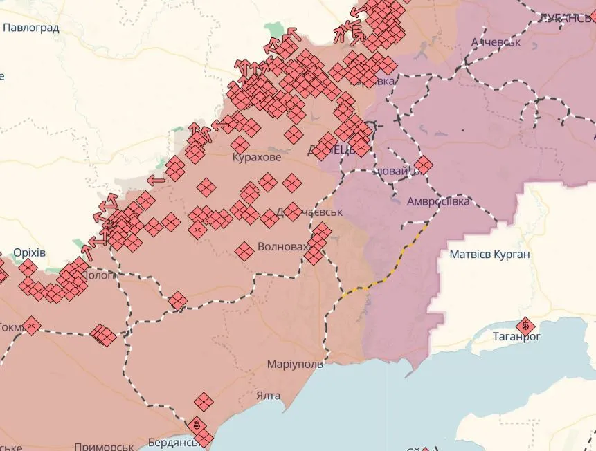 Донецьк та Маріуполь тримають під вогневим контролем НГУ.