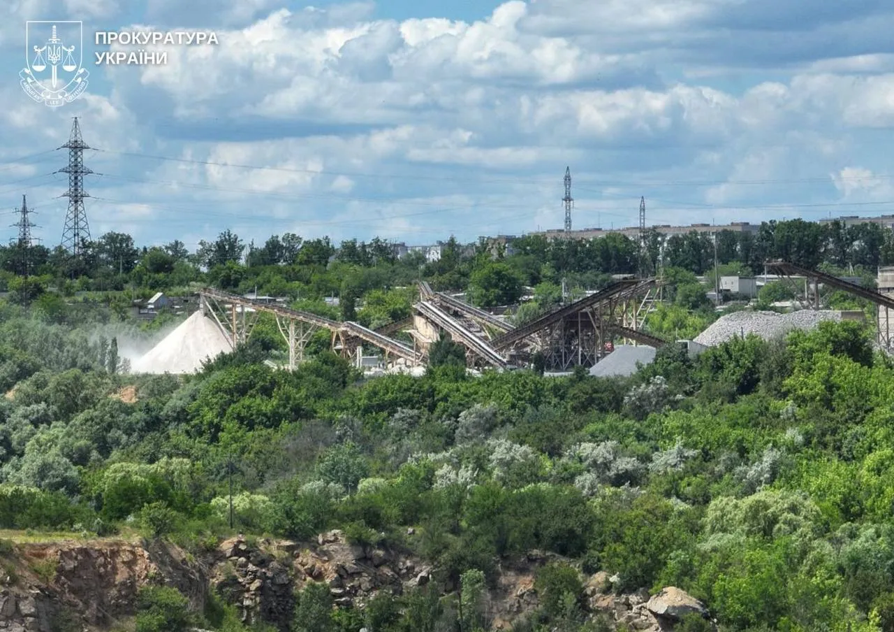 На Кіровоградщині оголосили підозри через незаконний видобуток граніту