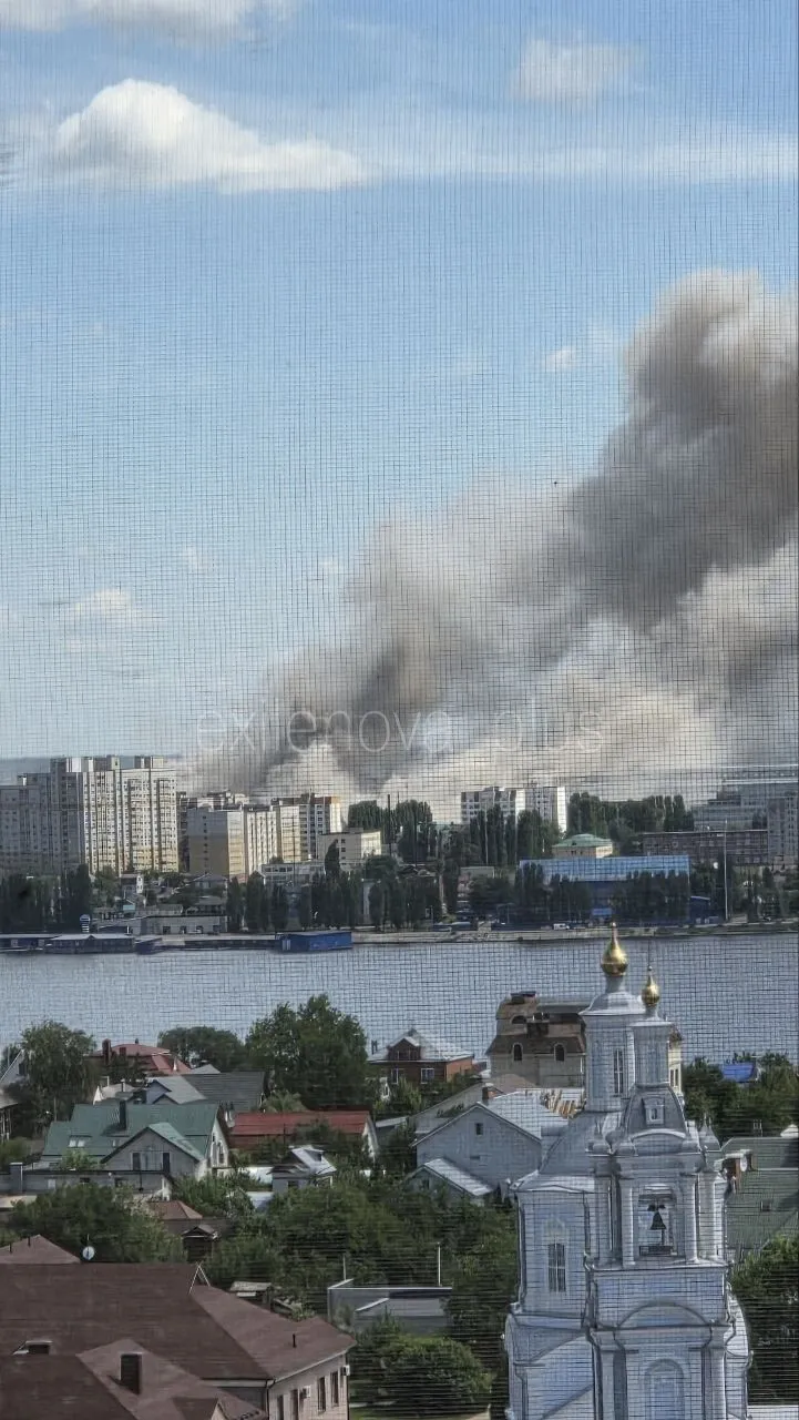 У Воронежі пролунали вибухи.