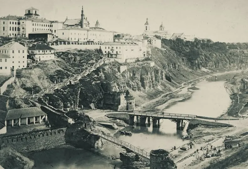 Старинная фотография Каменец-Подольской крепости.