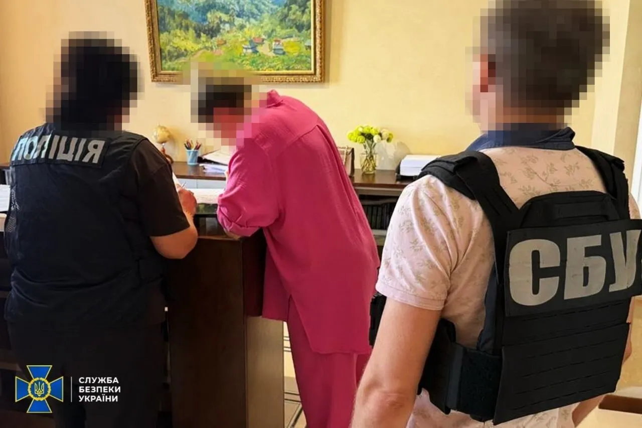 О подозрении также сообщено другим фигурантам дела.