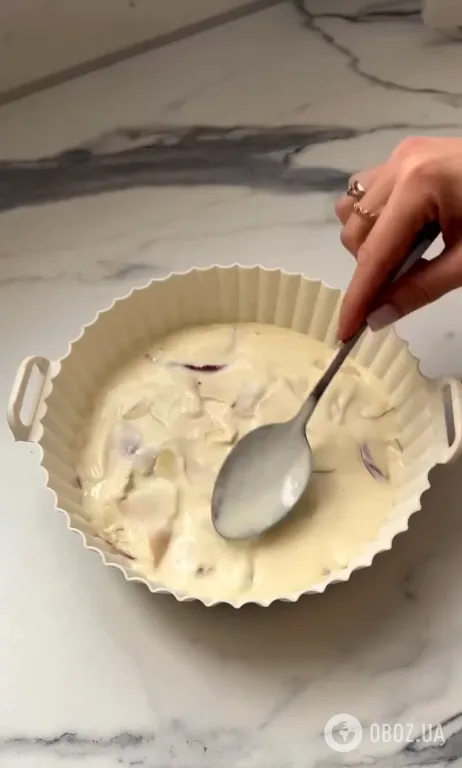 Нежная шарлотка, которая просто тает во рту: как приготовить