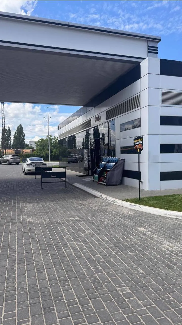 На АЗК SOCAR по всій Україні облаштували спеціальні паркомісця для мотоциклів