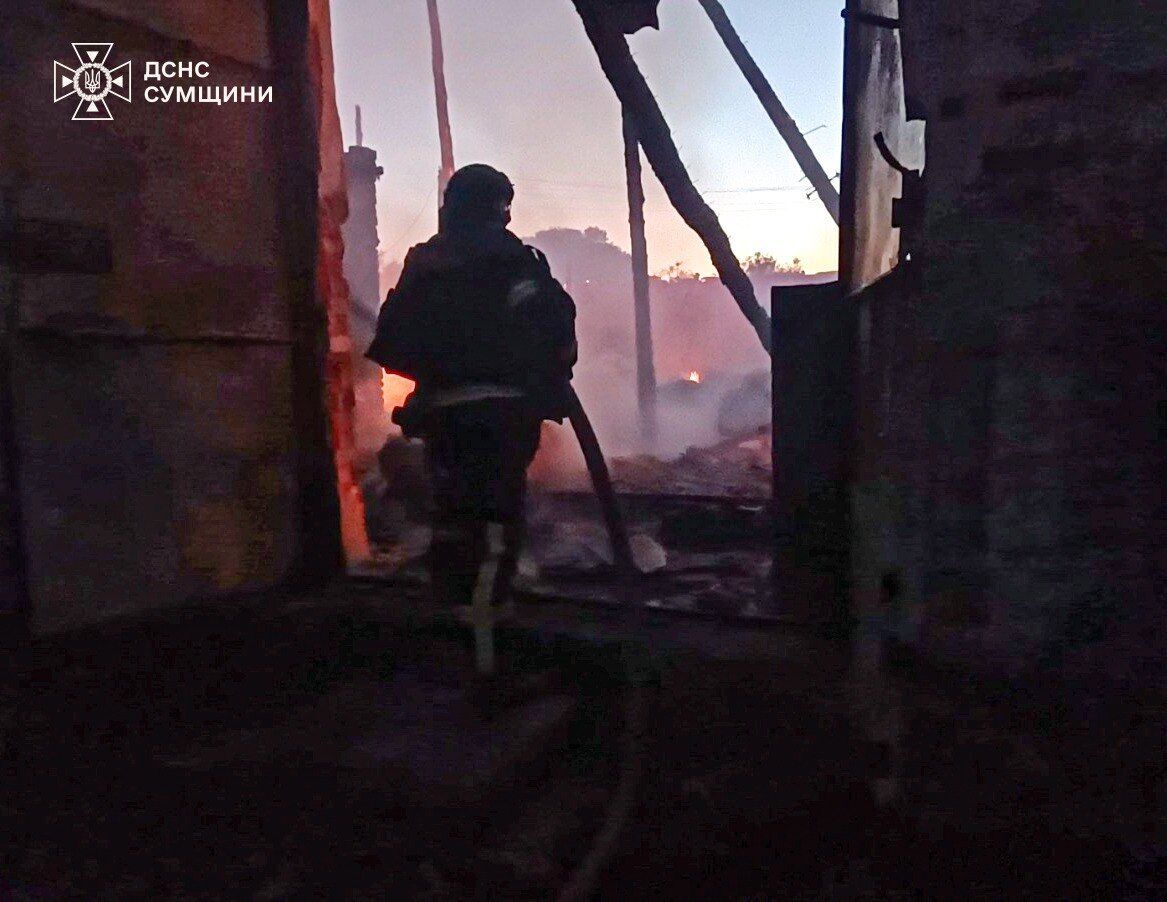 Горіла складська будівля у Глухівській громаді