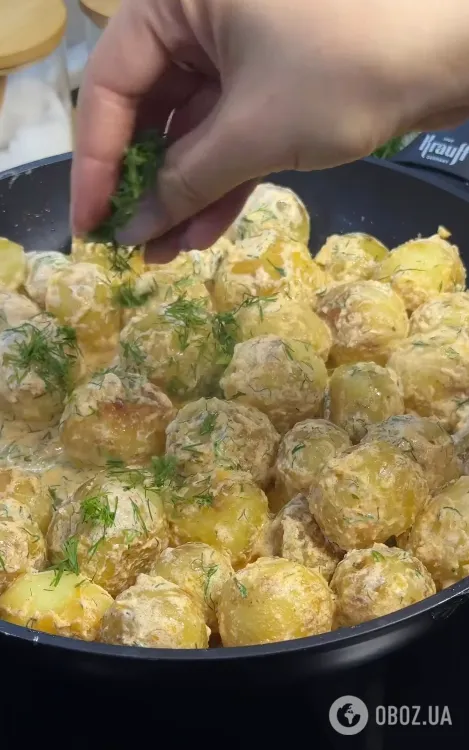 Как вкусно приготовить молодой картофель: рецепт на сковороде