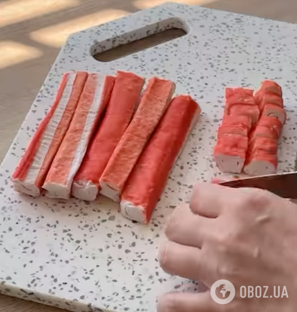 Летний крабовый салат с виноградом: делимся рецептом
