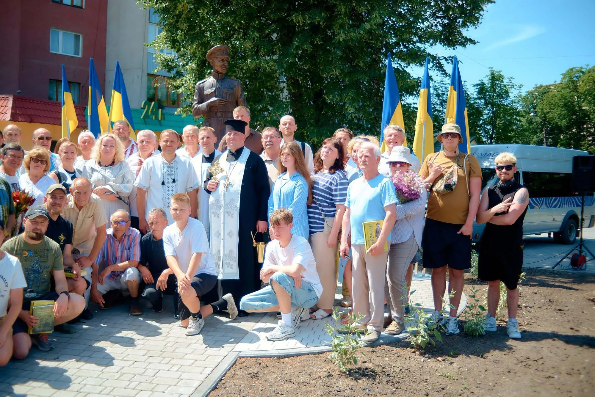 Открытие памятника в Каменце-Подольском