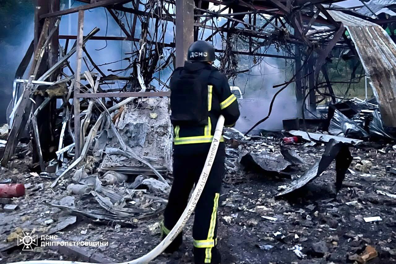 На Дніпропетровщині росіяни били по автозаправних станціях