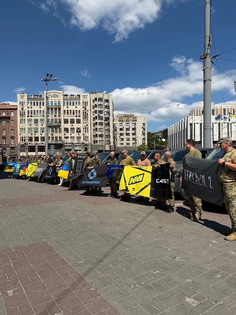 Нові автомобілі отримали 20 різних військових частин