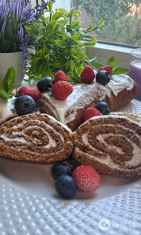 Нежный медовый рулет к чаю: как приготовить