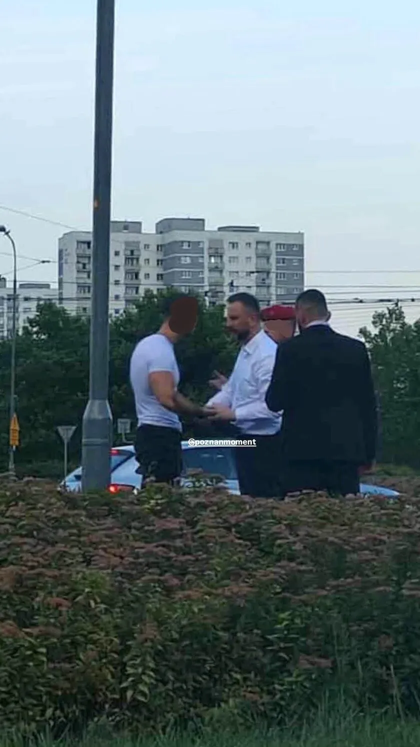 Мотоцикліст упав поблизу урядового кортежу