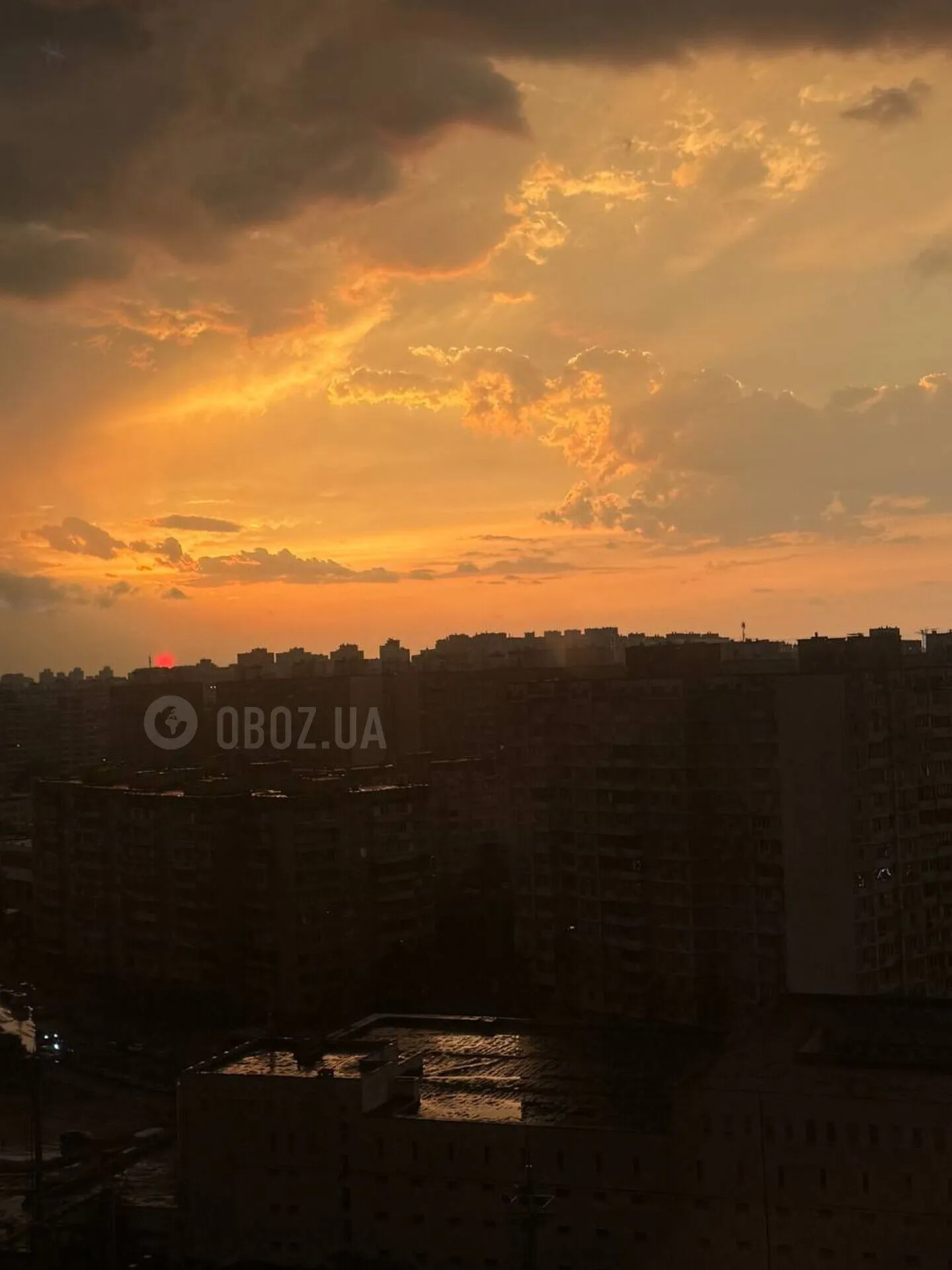 Грозовое небо над столицей