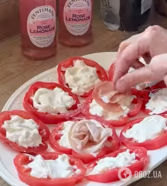 Легкая закуска и помидоров и сыра за 2 минуты: делимся рецептом
