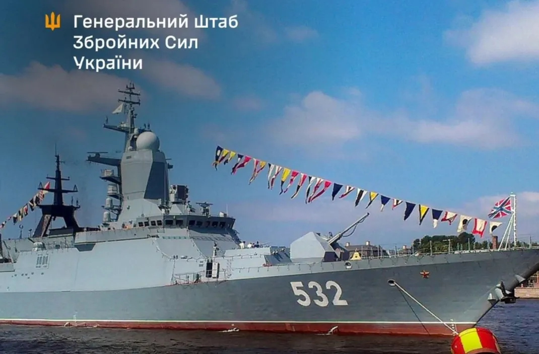 У Генштабі розкрили подробиці про корвет, уражений у Кронштадті: спалахнула масштабна пожежа. Фото і відео