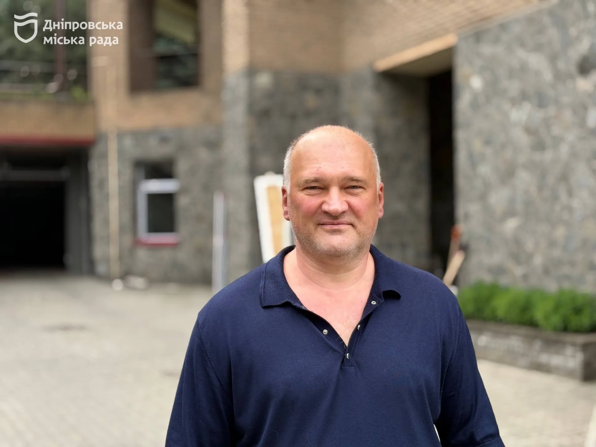 Власти Днепра оперативно восстанавливают места общего пользования в пострадавших от обстрелов многоэтажках