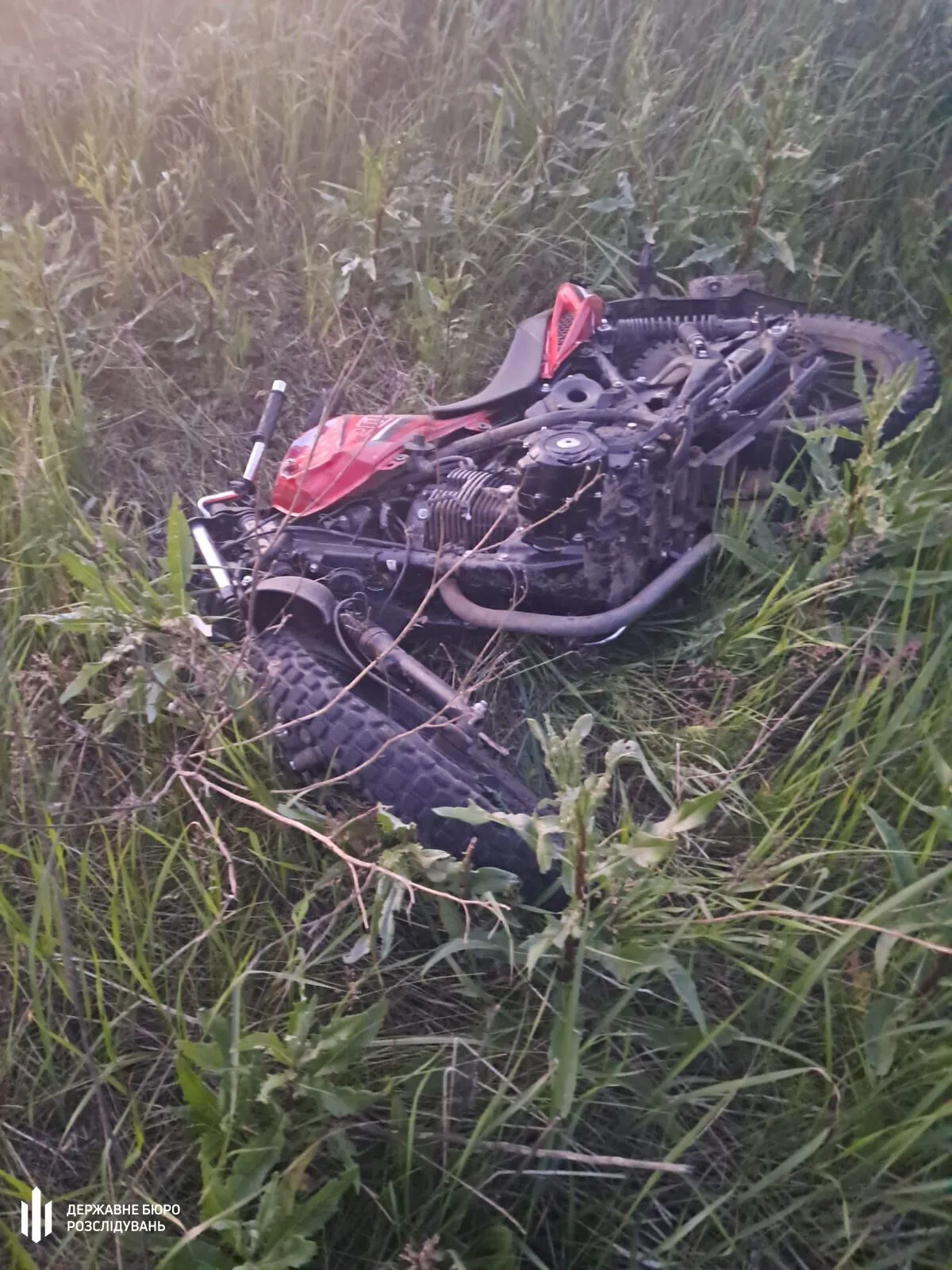 Напідпитку виїхав на зустрічну: ДБР затримало військового за підозрою у вчиненні ДТП, в якій загинув 17-річний мотоцикліст. Фото