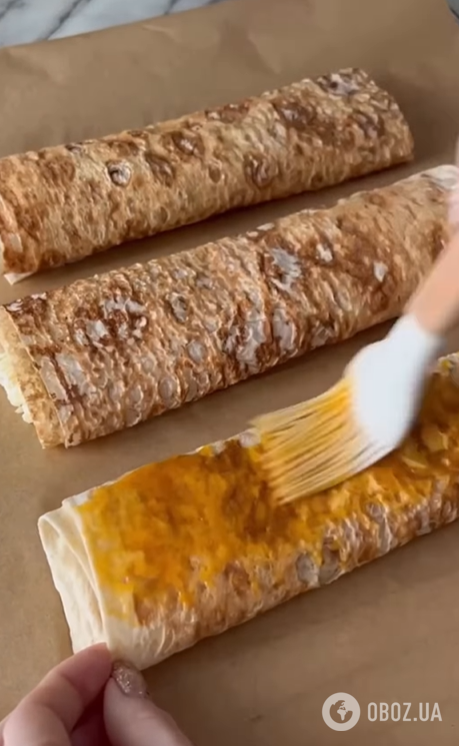 Сытные трубочки из лаваша с сыром: можно приготовить на ужин