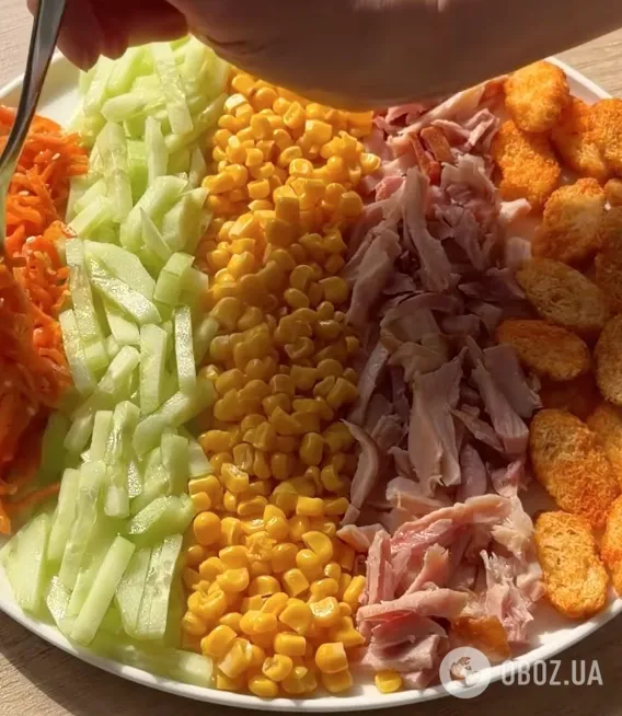 Салат "Особенный" из бюджетных продуктов: делимся легким рецептом вкусного блюда