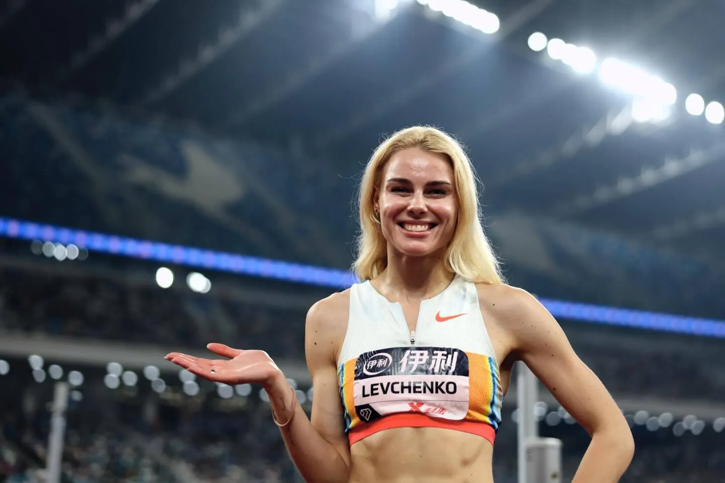 Найкрасивіша спортсменка України після отруєння виграла "золотий" етап Континентального туру, обійшовши російську суперницю Магучіх