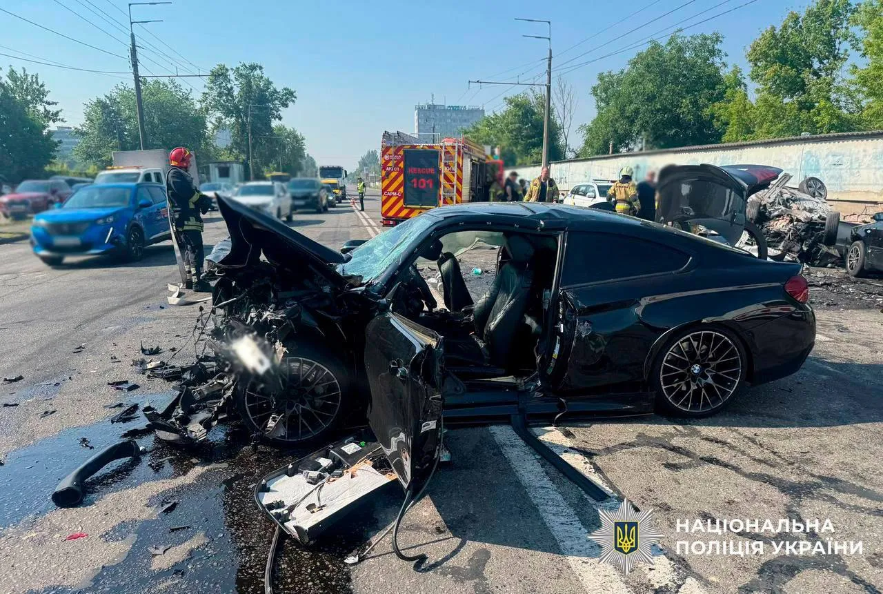 Обставини та причини аварії встановлять слідчі.
