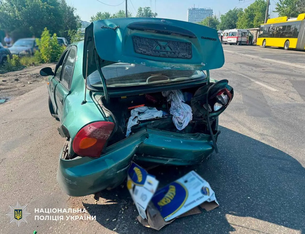 Обставини та причини аварії встановлять слідчі.