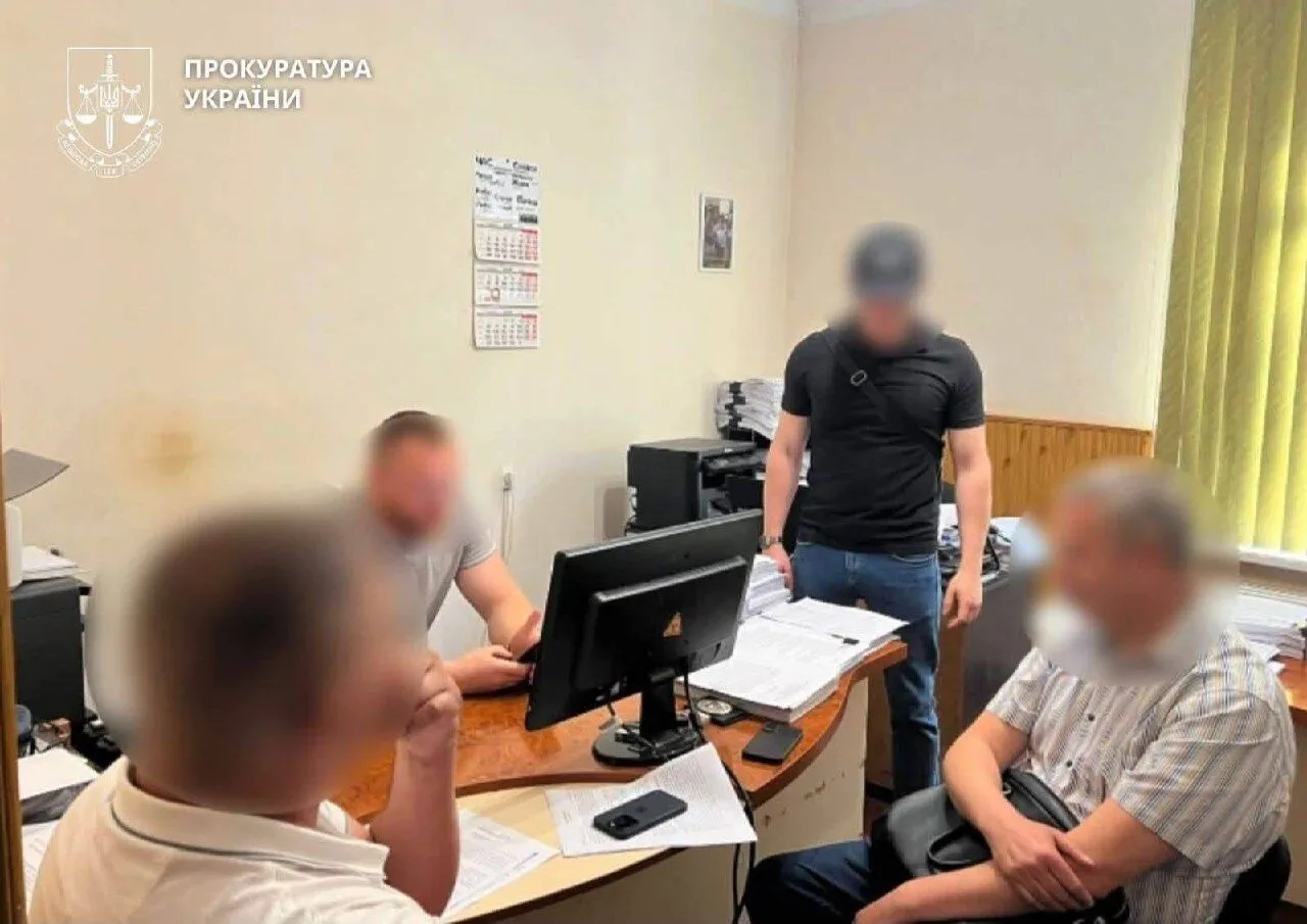 Кому было предъявлено подозрение