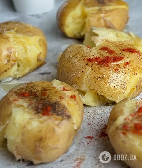 Как вкусно приготовить молодой картофель на ужин: с чесноком и сыром