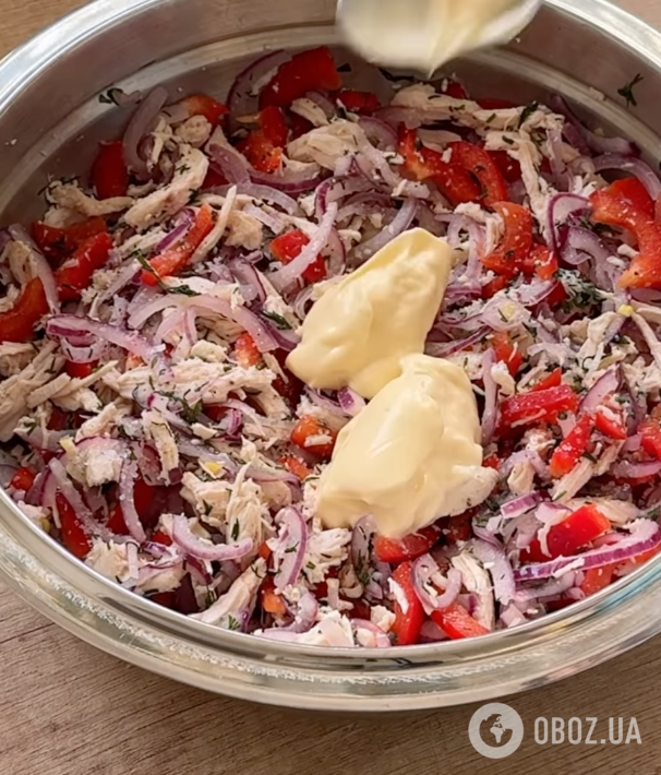 Вкусный белковый салат, который можно есть вечером: понадобится три главных ингредиента