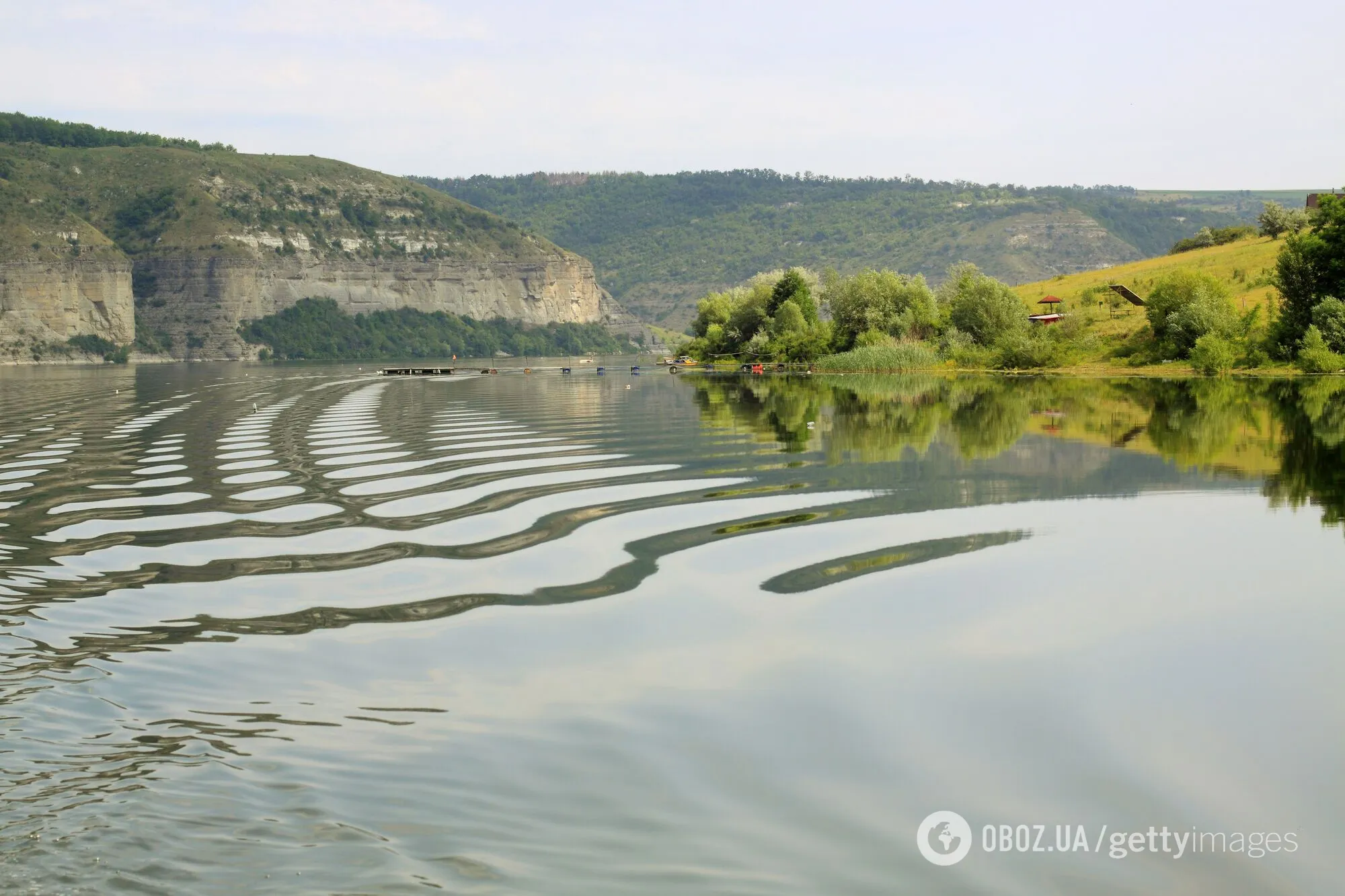 Літній відпочинок біля води в Україні: куди поїхати окрім моря