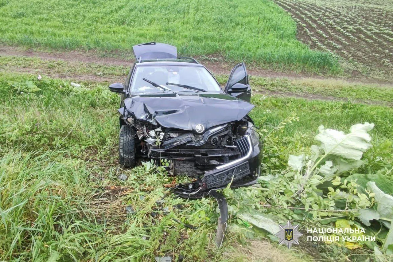 Авто выехало на встречную: в Черкасской области в ДТП погиб пассажир, еще три человека пострадали. Фото