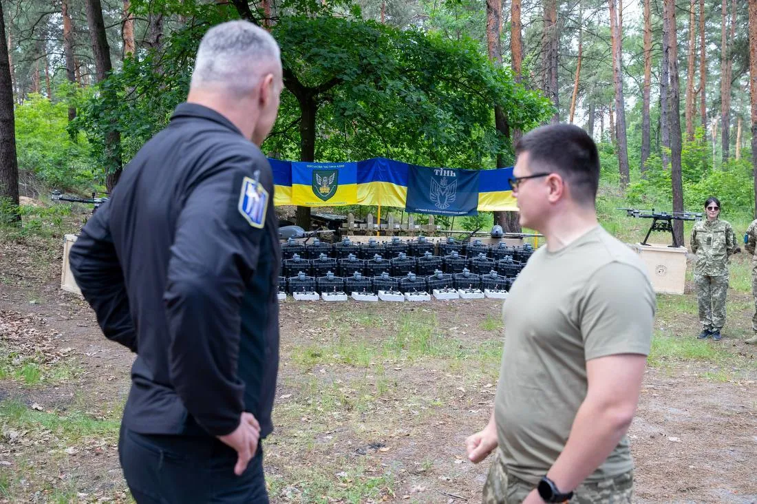 Крайне необходимая помощь: Кличко передал защитникам Украины на фронт еще 1602 БпЛА от Киева