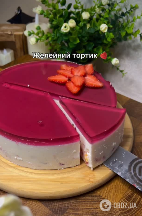 Изысканный желейный торт с творогом и фруктами: как приготовить