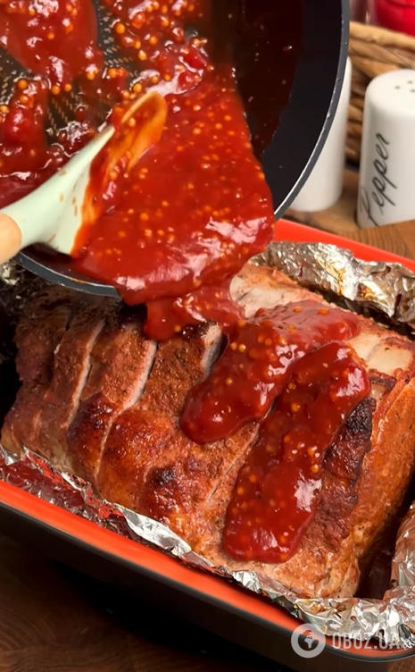 Как приготовить сочную свинину в духовке: весь секрет вкуса вы пикантном соусе