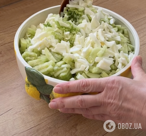 Полезный и вкусный салат из молодой капусты "Весенняя свежесть": делимся рецептом
