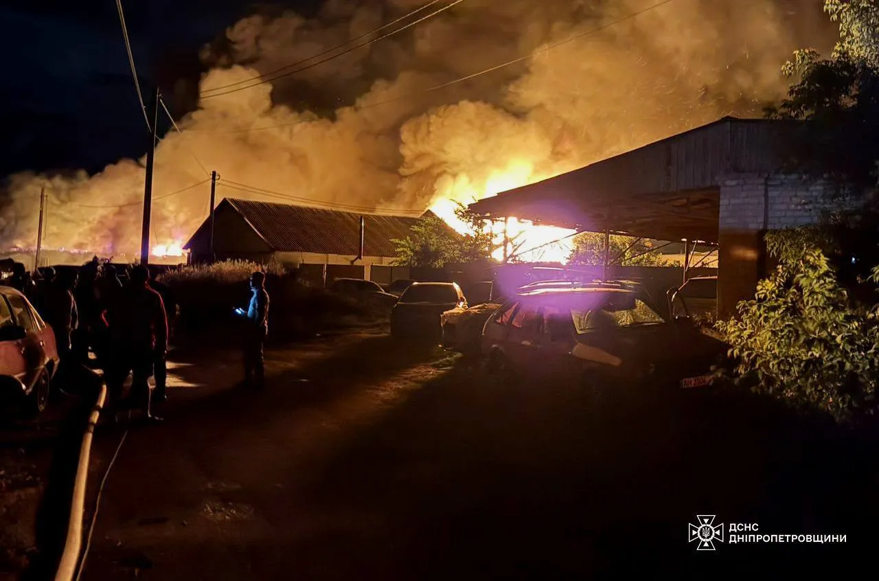 Окупанти вдарили по Дніпропетровщині: загинули двоє людей, є поранені. Фото