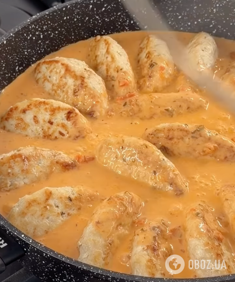 Сочные куриные котлеты с вкусный соусом: рассказываем, что добавить в фарш для сочности