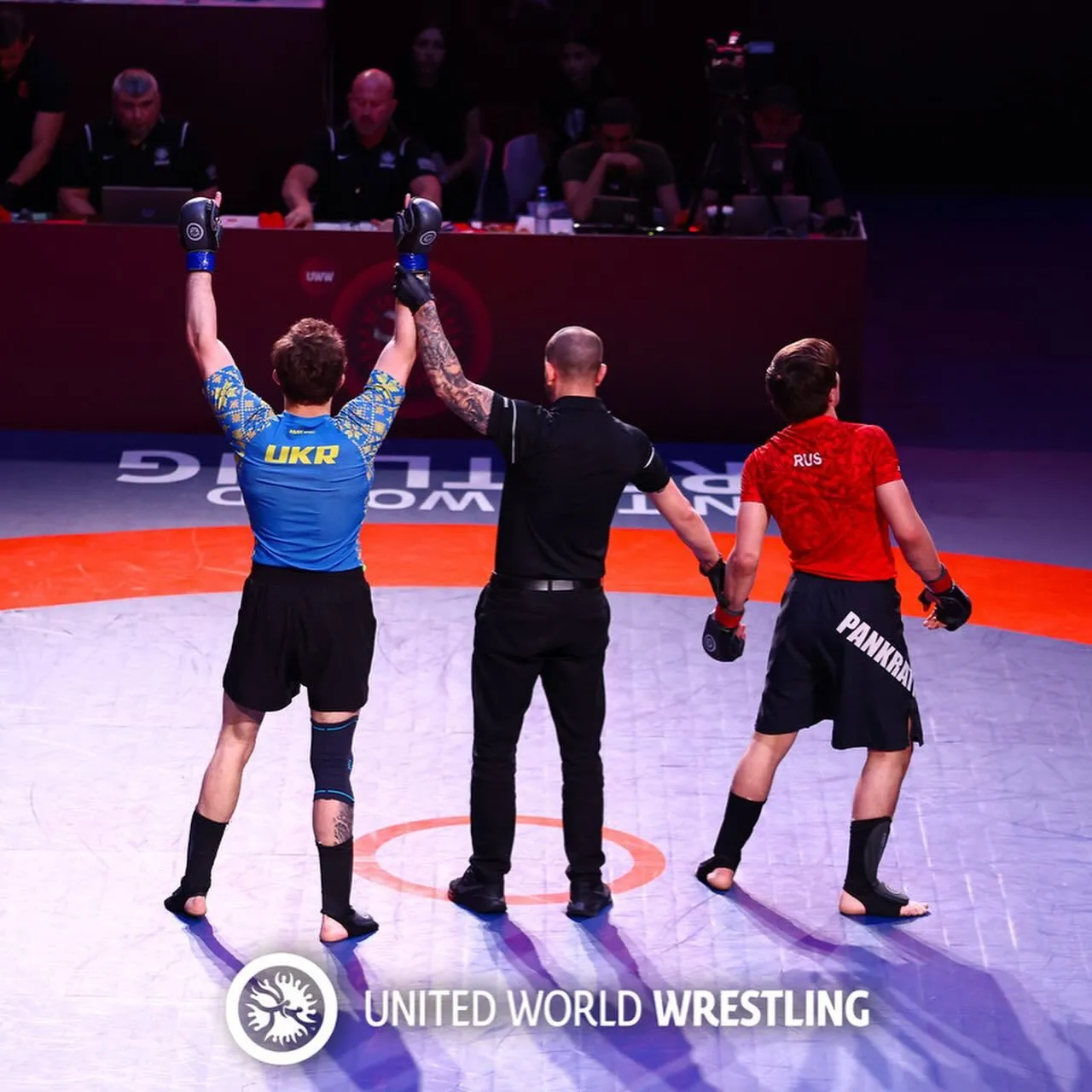 Украинский чемпион мира разгромил россиянина в финале ЧЕ по панкратиону. Видео