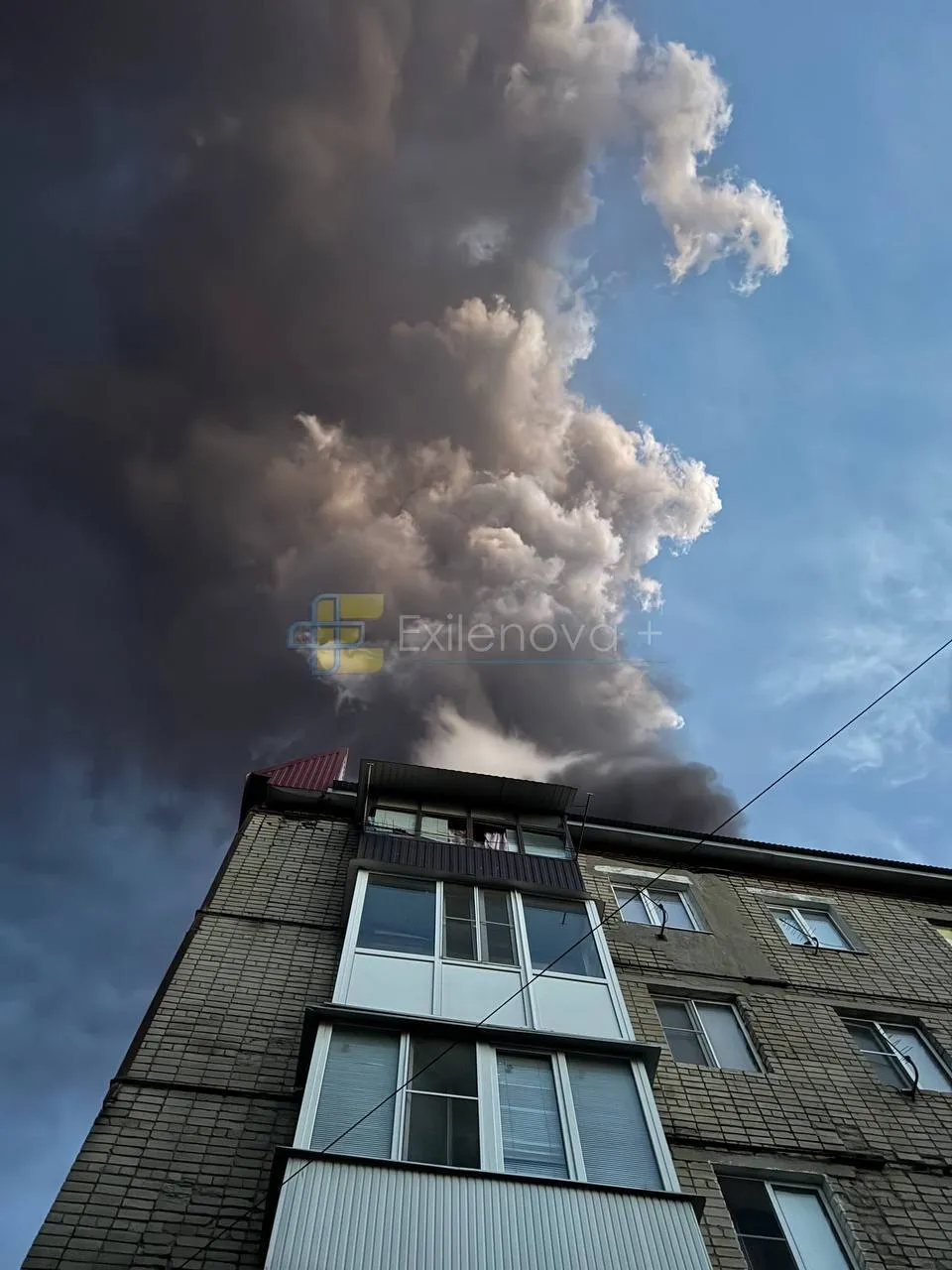Дроны атаковали нефтебазу в Краснодарском крае РФ: вспыхнул мощный пожар. Фото и видео