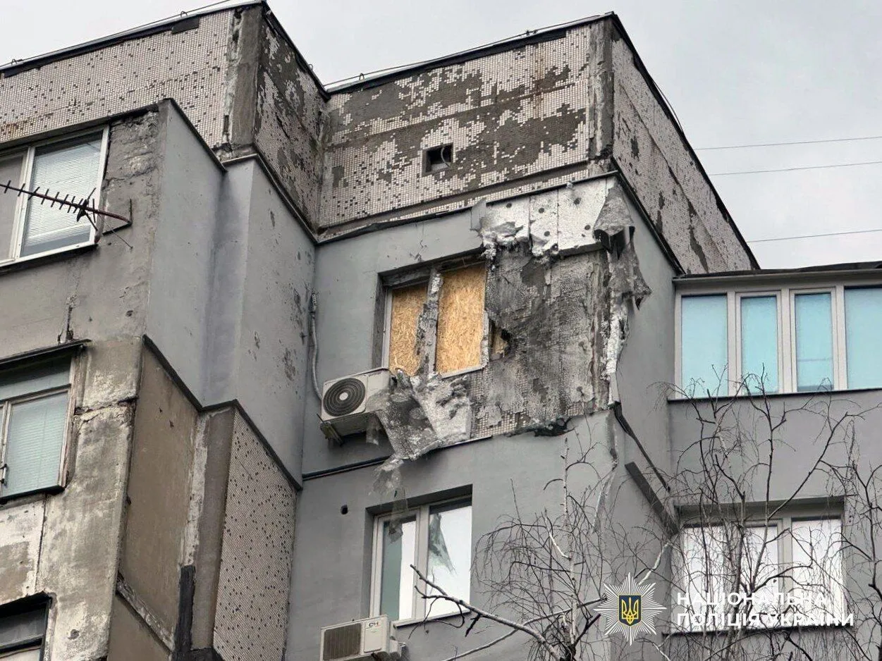 Оккупанты массированно обстреляли Херсонщину: есть жертвы, ранены полицейские и волонтер Красного Креста. Фото