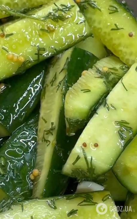 Быстрые маринованные огурцы с соевым соусом, укропом и чесноком: как вкусно приготовить