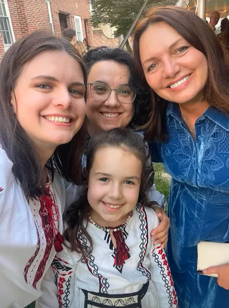 Друга донька Георгія Гонгадзе вийшла заміж за американця і відзначила свято в українських традиціях. Фото молодят