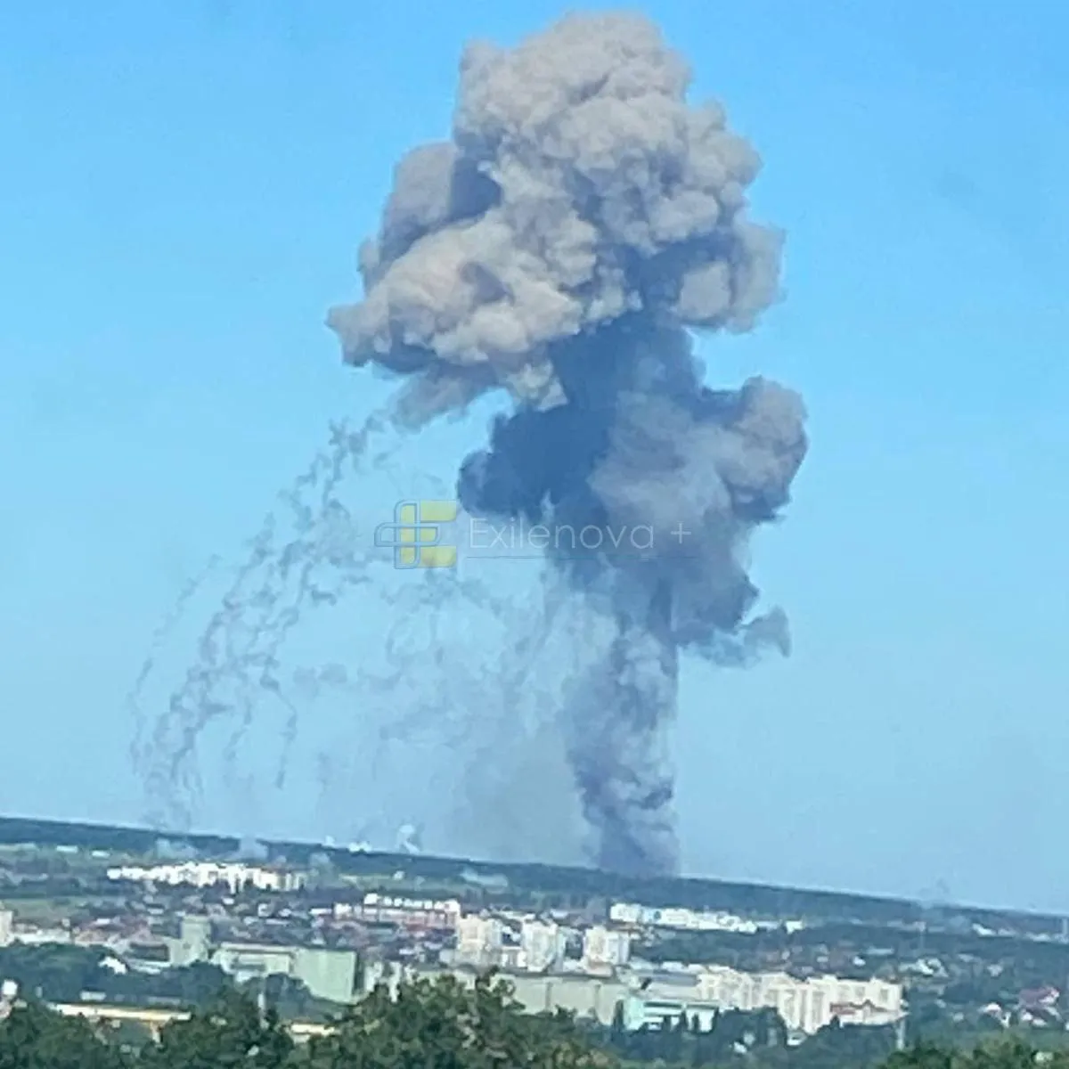 У Бєлгороді пролунали потужні вибухи на складі зберігання ракет: усі подробиці. Фото і відео