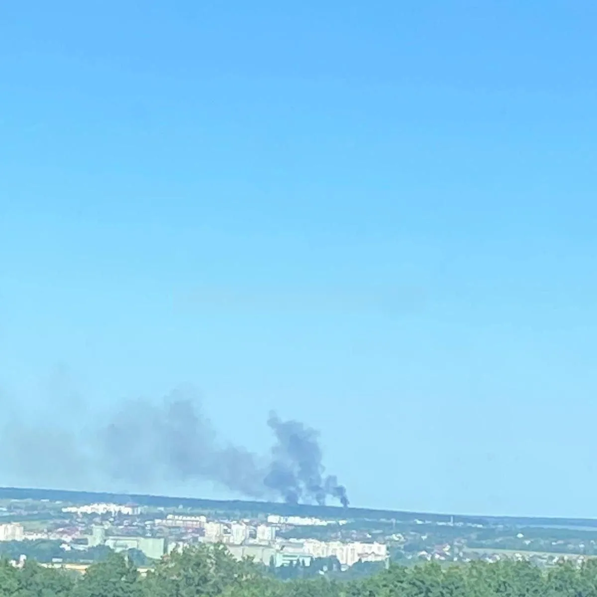 У Бєлгороді пролунали потужні вибухи на складі зберігання ракет: усі подробиці. Фото і відео