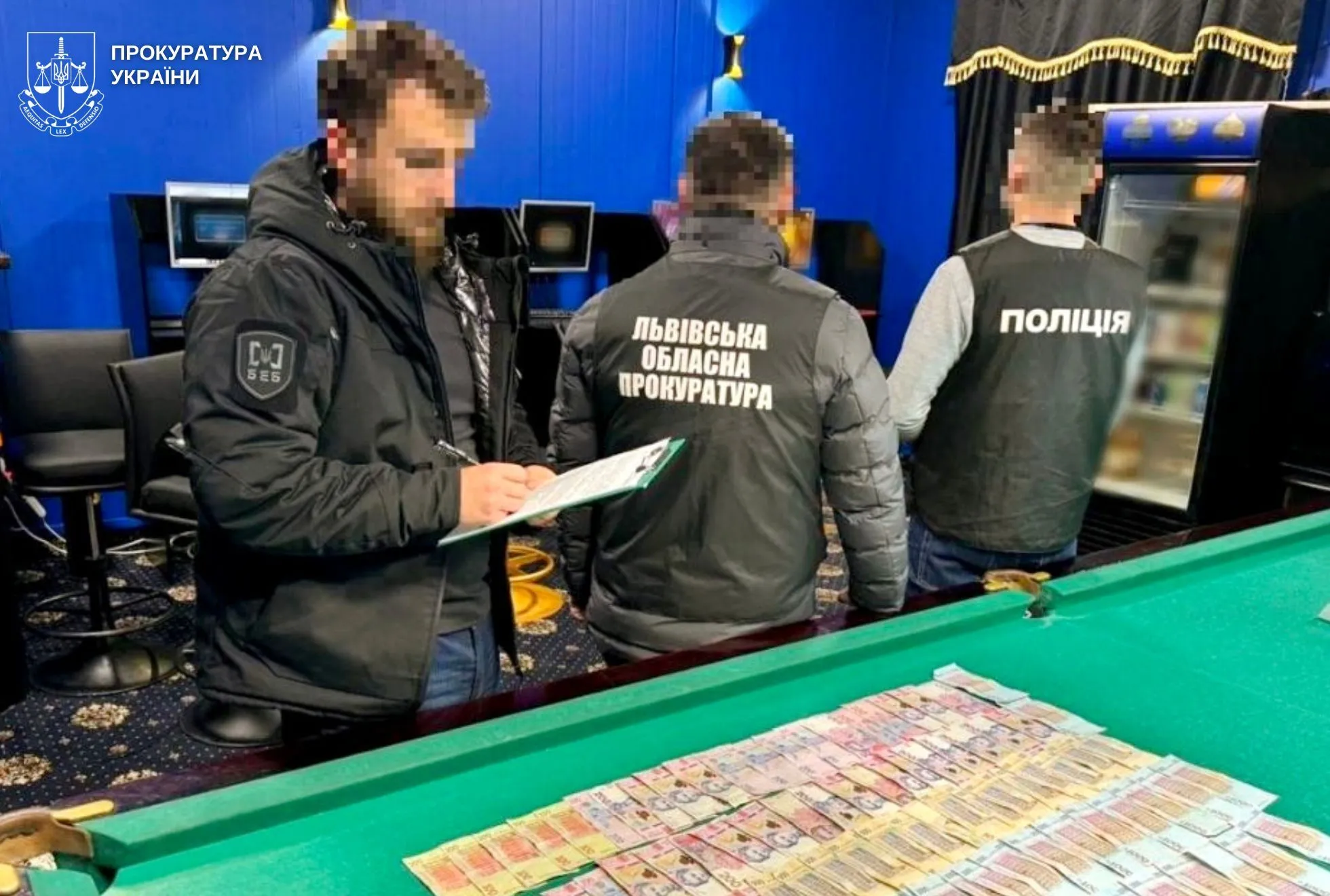 Обшуки в гральному закладі