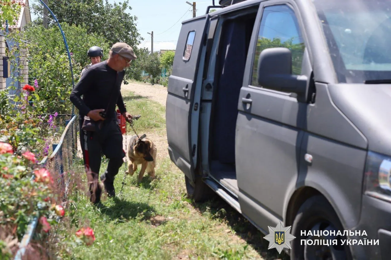На Херсонщині російський дрон атакував евакуаційну колону із прифронтової Білозерки. Фото