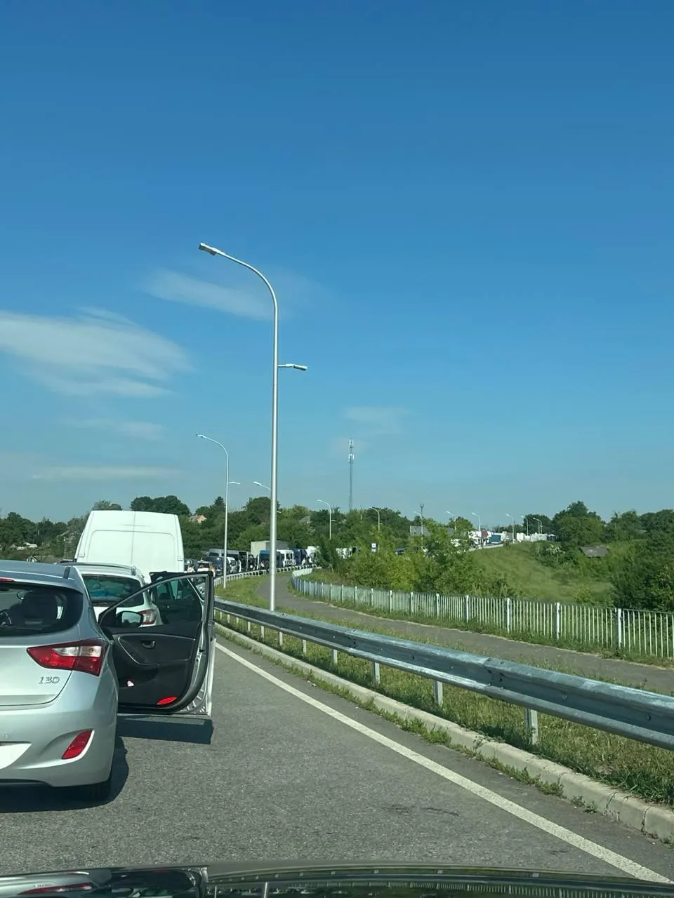 Какие пункты пропуска загружены больше всего