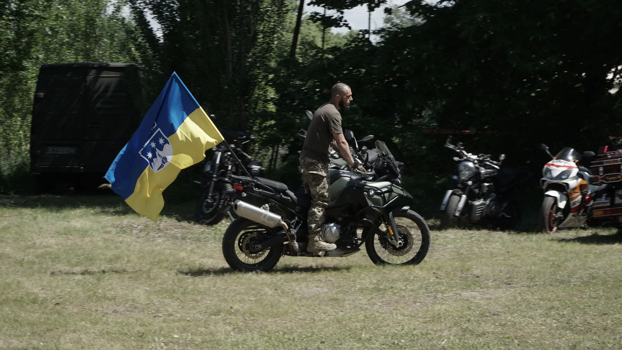 Від Курщини до Криму: штурмовики полку "Скеля" презентували власний мотоклуб