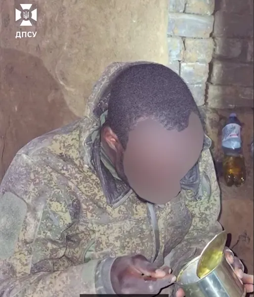 "Побачив страх у його очах": прикордонник розповів про взяття в полон громадянина Бурунді, який воював за Росію. Відео