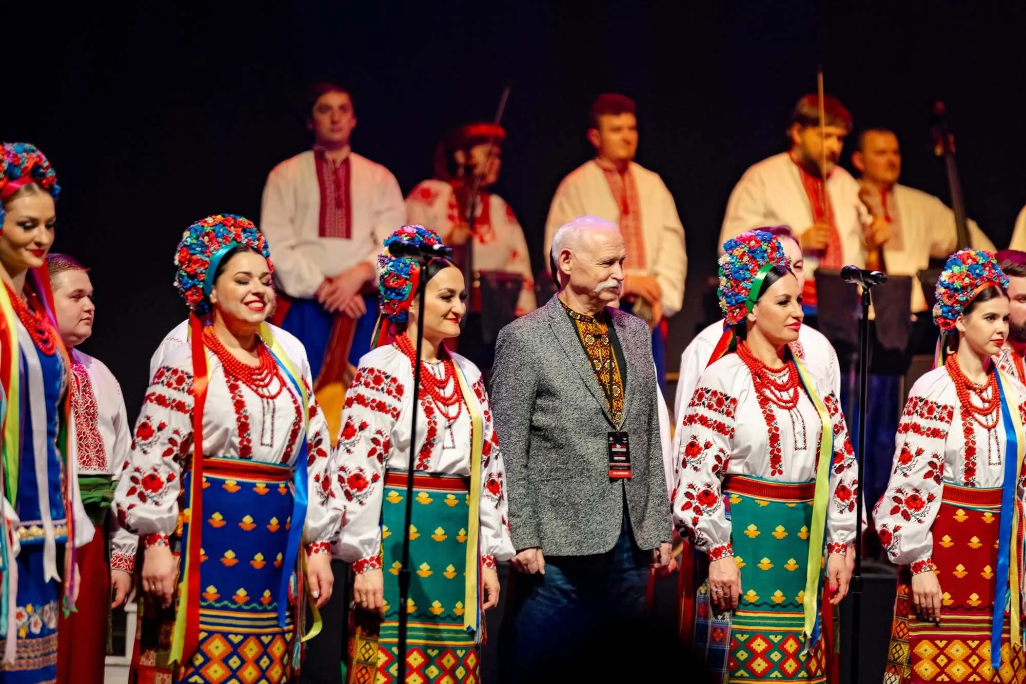 Выступали на празднике Коломойского, но получают "копейки": какая зарплата у солистов хора Веревки и сколько стоит пригласить их на корпоратив